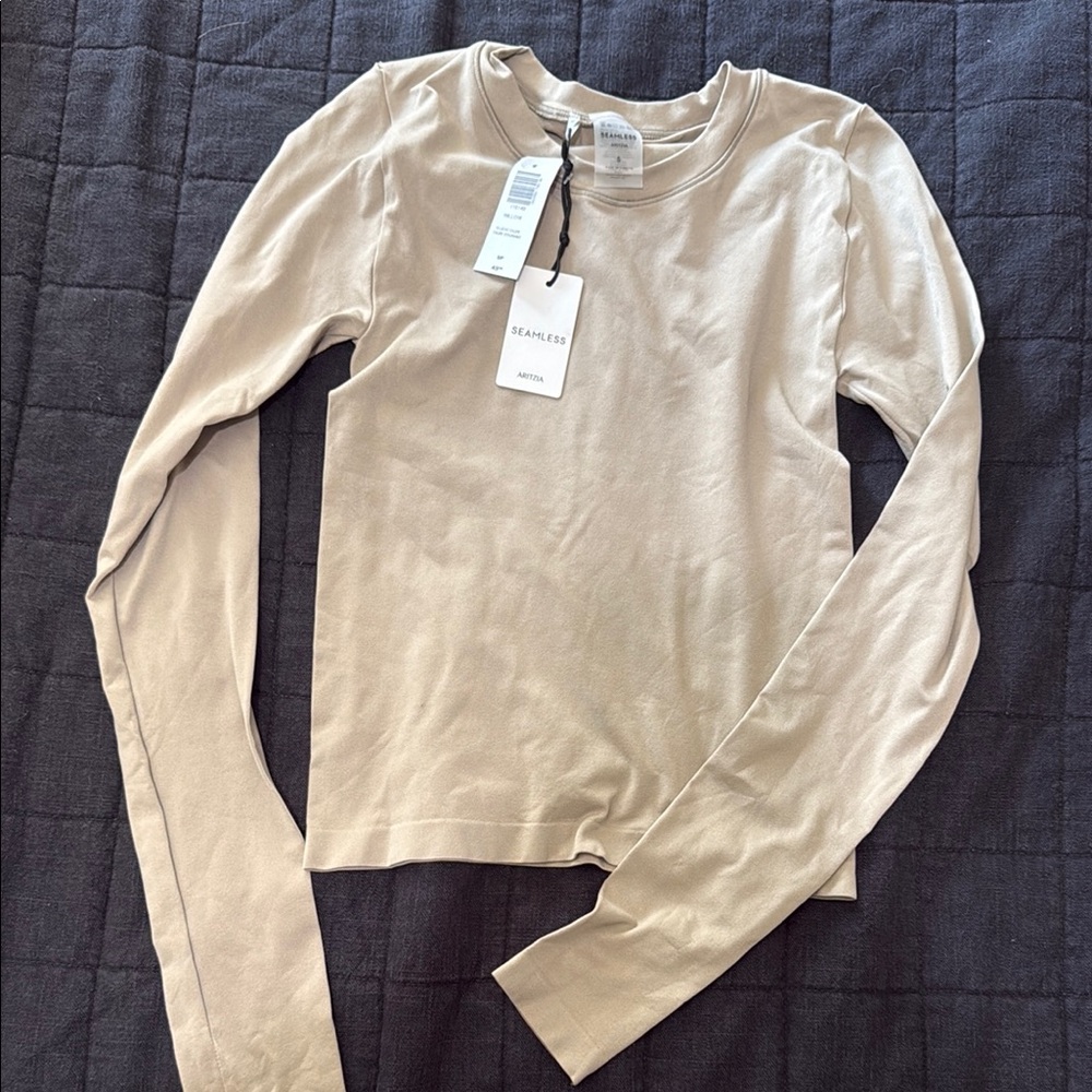 Aritzia seamless long sleeve top